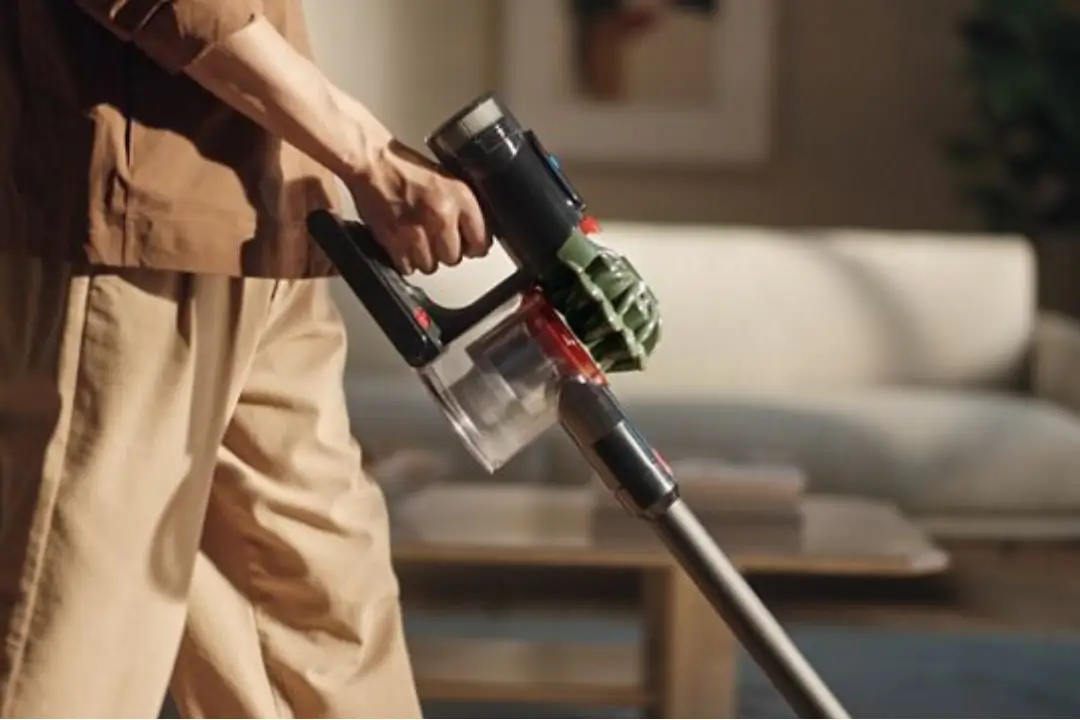Dyson V8 Hoover